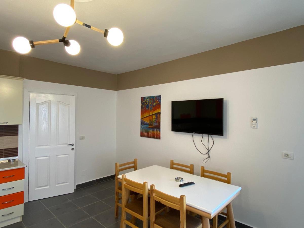 Bellavista Qerret Apartment 1 Golem  Bagian luar foto